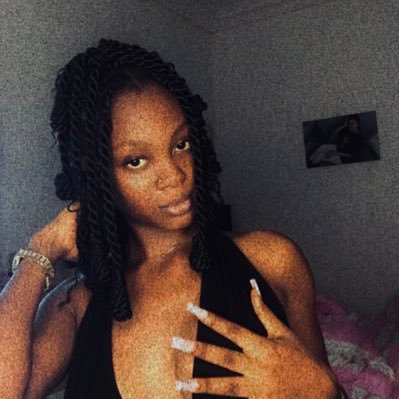 LorianneTiwa's profile picture. don't be afraid of being different ❤️