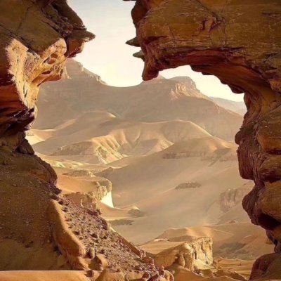 متاهل .. مادر چهار فرزند
کارشناس ارشد مشاوره خانواده
خبرنگار افکار نیوز