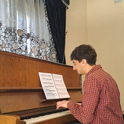 Hello! I'm Adam. I'm a pianist sharing some of his experiences and throwing some advice out there in order to help other pianists on their musical journey