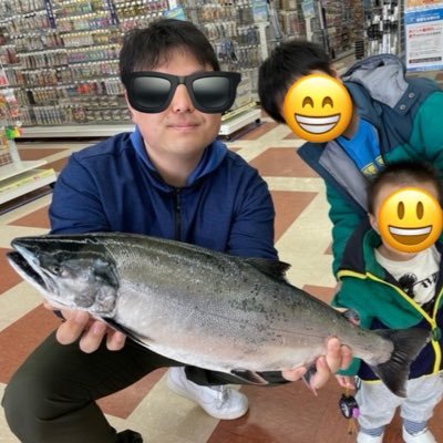 宮城で季節の魚を狙って年中釣りをしています🎣基本ぼっち釣行です😭観賞魚やゲームも好き🐟二児のパパ👶🏻サクラマスカウンター6(65cm)🌸