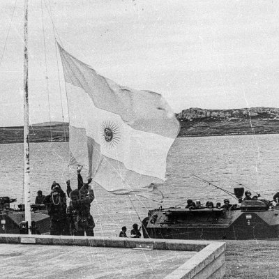 ¡Las Malvinas son argentinas! ¡Memoria, Verdad, Justicia y Soberanía!