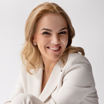 Periodista y conductora en @NoticiasMVS y @UnoNoticias. Cofundadora de @opinion_51. Creando en SentireMX. Conferencias y más: hola@pamcerdeira.com