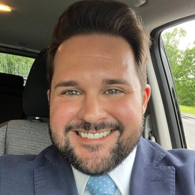 Ever tweeting about Disney, politics and occasional weird things. Comms Professional. Tweets = personal opinions/thoughts . RT/Likes ≠ Endorsements