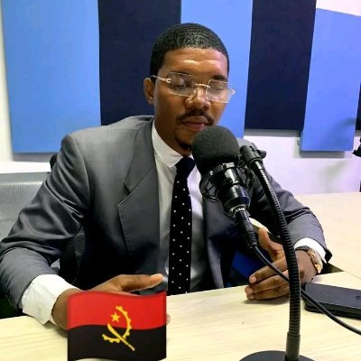 Carlos Quivota é um escritor, palestrante e Economista angolano. Um Patriota disposto a melhor o seu País.