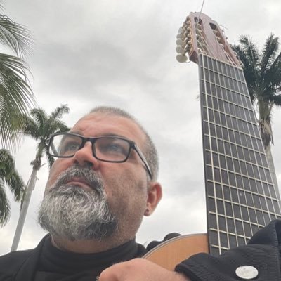edwinsantafe's profile picture. Compositor, director de orquesta, guitarrista, gestor cultural, investigador.
