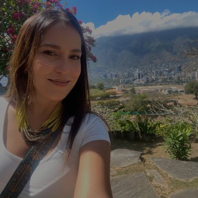 Venezolana | Premio Suramericano de Periodismo OIM '18 | @lavidadenos | @bloomberglinea_ ES | Antes en @cgtnenespanol | Cuéntame: raylilujan@gmail.com
