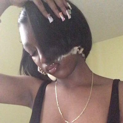 precious_sznnnn's profile picture. hello 💋 ig- precious_szn