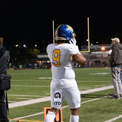 Inside/Outside Linebacker 3.0 GPA Del Campo Highschool 5’10 184LBS  Email:Simmycooper0@gmail.com