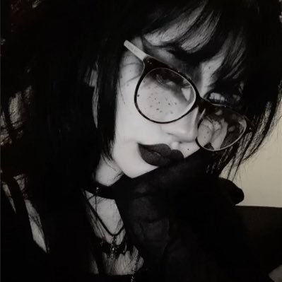 SHE/HER🦇GHOULETTE👻METAL MUSIC ENJOYER⛓️‍💥