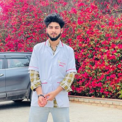 Dentist | Islamic Preacher |
kashmir🍁