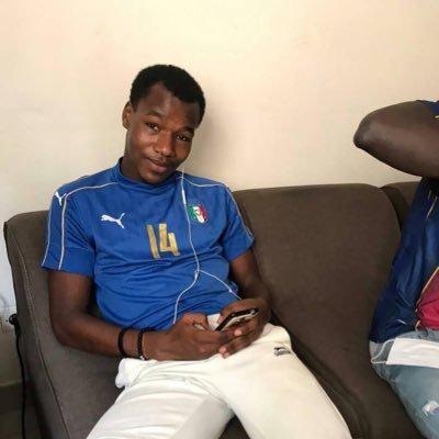 Talibe Srgne Cheikh Ahmed Tidiane Sy Al Maktoum 🙏🏾 ⚽️CR7🐐 ( vente de vêtements hommes à des prix très abordables Tel 774799457 ) Club Real Madrid & Juventus