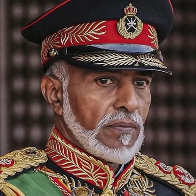 غازلتها فتبسمت فرمى الفؤاد بحبها
يبغي وصالا لا يريد سواها
تلك الصلاة على النبي وآله
صلوا لتلقوا في الجنان صداها