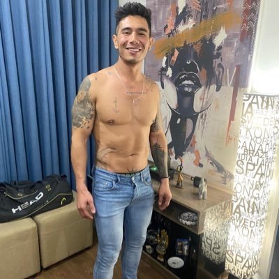 Yairvargas93635's profile picture. 