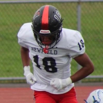 Newfield HS ‘25//WR&CB//5’8, 160lbs// email: isaihalopez4@gmail.com// hudl: https://t.co/zYmO53EC7U