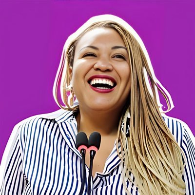 Vereadora em Brusque/SC pelo Partido das Trabalhadoras e dos Trabalhadores (PT). Feminista Negra, Doutora em Educação pela UFPR 👩🏾‍🎓📚🍎