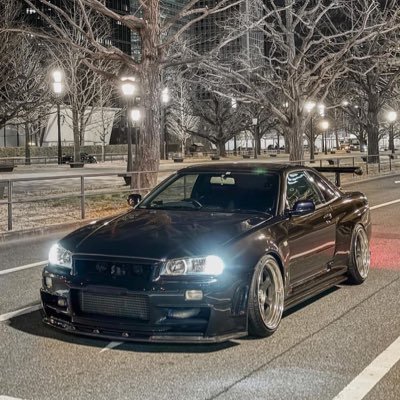 R34 🚗