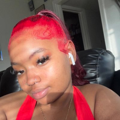 onaye_'s profile picture. 5 🌟.