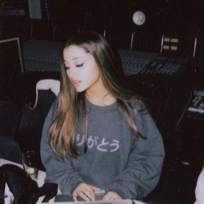@ArianaGrande is my life🫧☁️
