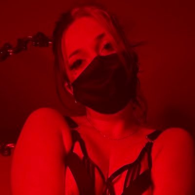 26 🖤 I step on men for fun 🕷️NSFW MDNI • content creator • Findom/FemDomme