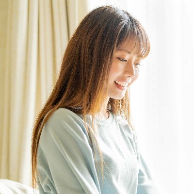 mimimoodesign's profile picture. 【意図を汲み取ったデザイン】集客特化 0から集客&仕組み化！効果を上げるLP制作×Meta広告運用丸ごと🙆‍♀️ アメリカの大学で経営学専攻 / 英字経済新聞記者2年 / WEBデザイナー5年 / カメラマン3年 / 広告制作会社6年ディレクター&デザイナー/ LPのご相談はLINEかDMにてお気軽にご連絡ください✨