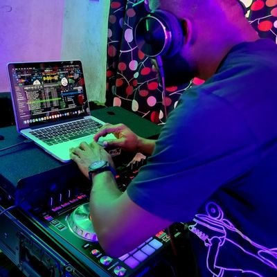 Professional Wedding/Party DJ | Sound Engineer | Music Producer | contact: 08064119176 | IG: djamadito | https://t.co/dgQWKY22EJ @djamd | vbankng :1004683816