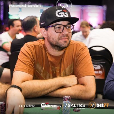 Analista de Sistemas e jogador de poker por lazer.