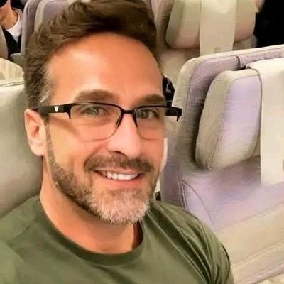 alex_9059's profile picture. je suis un marketer, je revends des formations en E-commerce, trading, smma avec une réduction de 99%.