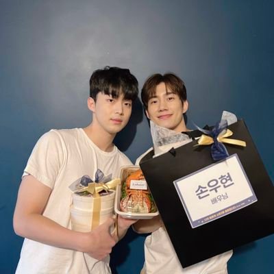 jiujun9889's profile picture. 지우서준  |                                                                
           포타 https://t.co/g9pjw361Qo
             https://t.co/Ee8QRjteSH