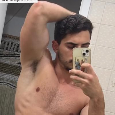 Gustavovazz_'s profile picture. se me ver triste, provavelmente estou com fome