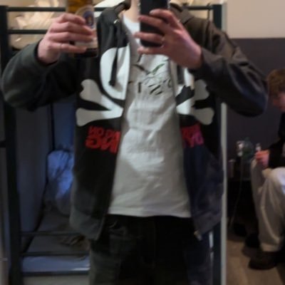 okdekin's profile picture. 9 jahre twitter haben mich zu dem gemacht was ich heute bin 👎🏻 / F95