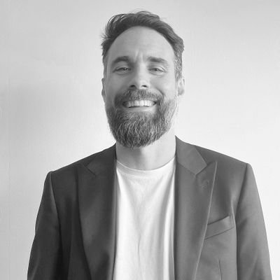💙🐮 Asturiano, 🏀 lover, 👌Director en @GrupoAMAS,👐🏻 trabajador social, 🏛️agente cultural por inquietud, ✍🏻guionista improvisado y bajista por accidente 🎸