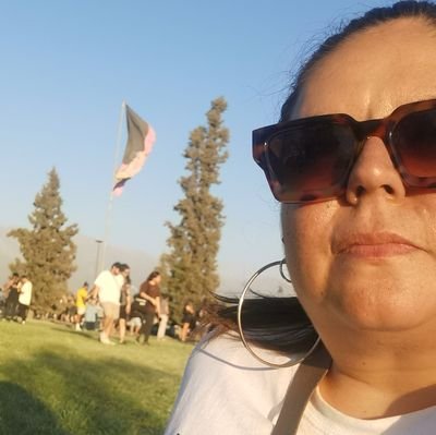 CarlyConstanzo's profile picture. 