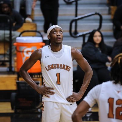 3.5 gpa combo guard 6’2 Dobie Highschool 346-622-0302 AAU: Team Imperial | Team Captain 3x First Team All district
