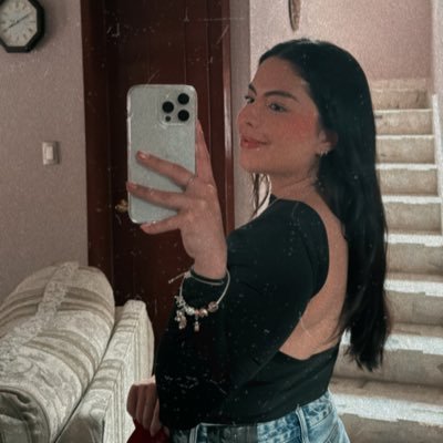 anagvra_'s profile picture. Handmade in Mx 🌵🇲🇽| ⚖️ abogangster | she/her | ig: anaabz_