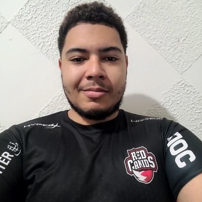 Torcedor do São Paulo e também para a Red Canids Kalunga. Tentando se achar na área de TI. 🤓