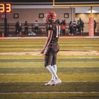 ||🎓’26 Perkiomen Valley High School || @swag7v7 ||🏈 5’11 175 ATH/S/K || ⚾️ 3B/P || 📧 @corropolesej@gmail.com||4.1 GPA|| @pv_vikingfb