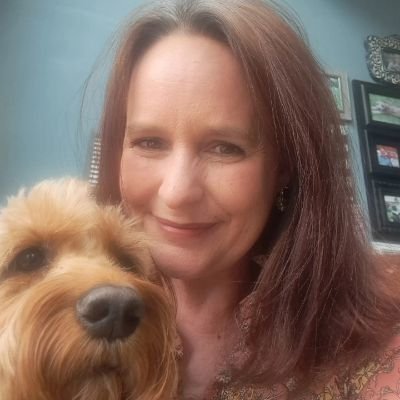 Senior Lecturer @LivUniEnglish; literature and psychology, crime fiction, horror, adaptations, and Victorian realism; dog mom; views my own; she/her