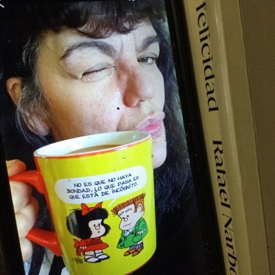 yoliradios's profile picture. me paso el día leyendo