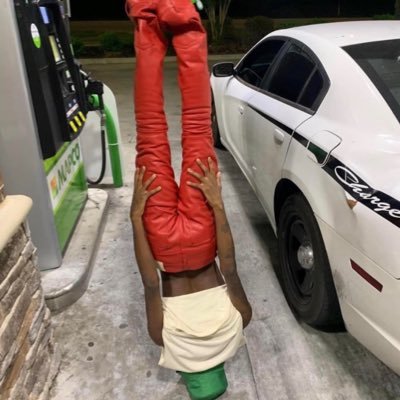 snffhishole's profile picture. This is where I keep pics/videos of asses I want to perv out to and sniff 🤷🏽‍♂️. If you find yourself on my page, I want to rub my nose in your hole 👃🏽.