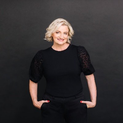 JulieHydeLeads's profile picture. Supporting Leaders to Elevate Impact and Stand Out as A Leader People Want to Follow | Keynote Speaker | Author | Podcast Host | Coach