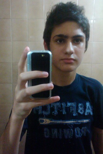 Estudante, 15 anos, virginiano, Palmeirense, alegre, chato, carinhoso, amigos e rolês :)