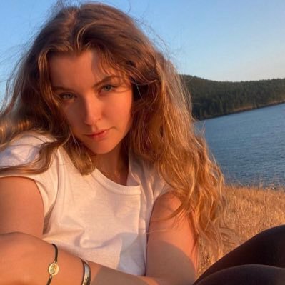 Mollyjolly31819's profile picture. 