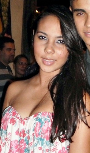 Reggueiraa \o/       Não Gosto de Rotinaa Gosto do Impossiveel E me explicoo só pros qee eu AMO. ;P