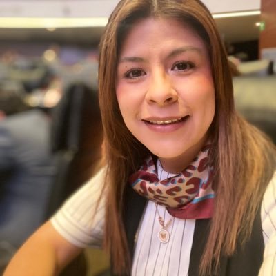 Soy Maura Hernández, Senadora de la República Mujer apasionada y orgullosamente apizaquense. Apizaco, Tlaxcala 📍