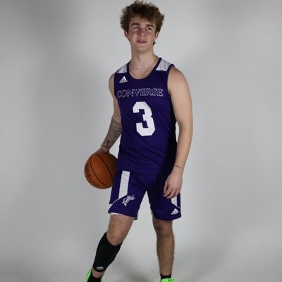 6’0 combo guard | Converse university 🏀 |