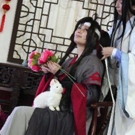 鴉(からす)と呼んで下さい！魔道祖師の沼に転がり落ちた20↑成人済み愛知県のコスプレイヤー腐女子。日本語小説読了済。アニメ日本語分視聴済。CQLは途中。ツイートはコスプレ写真が頻繁に出ます、フォローの際はご了承下さい。非営利で妄想写真を撮って見て見てしてます。仲良くしてもらえると喜びます☺️雑多垢@utakata_ck