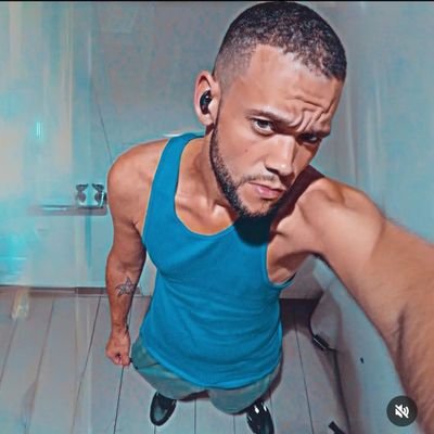 33-- Ohio Born -- Kentucky Raised-- 305 is where I reside MIAMI📍🌴🥭🌞⛅☀️Music is LIFE --🎵🎶