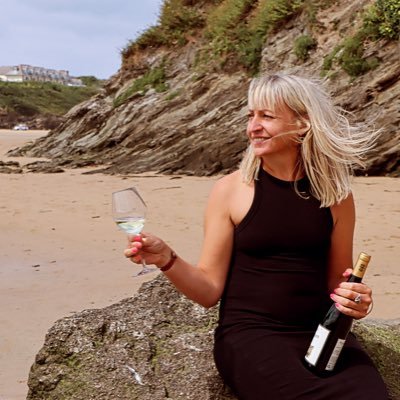 Freelance Sommelier, wine and hospitality educator, wine communicator🍷