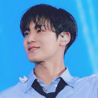 You mean more to me than anything else. #민규 #MINGYU 2차 가공/상업적 사용/로고 크롭/개인 곳즈 이용🚫 개인 프로필 사용만 가능