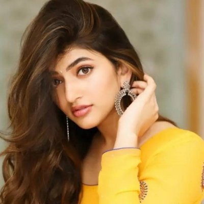 LekaHamsa37248's profile picture. You can be weak and still be strong.